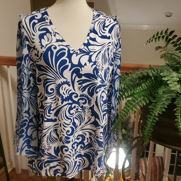 Chico's Tops - NWT Chico's Blue and White Vneck Women's Top